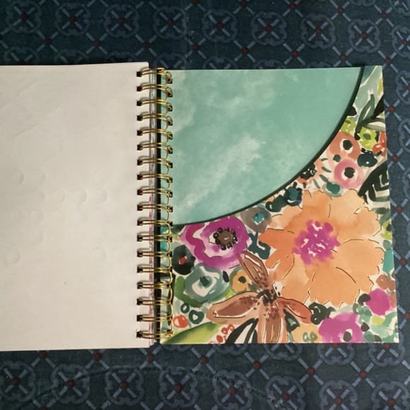 Floral Agenda Planner 2024 New 17 months August 2023-December 2024 - Picture 10 of 11